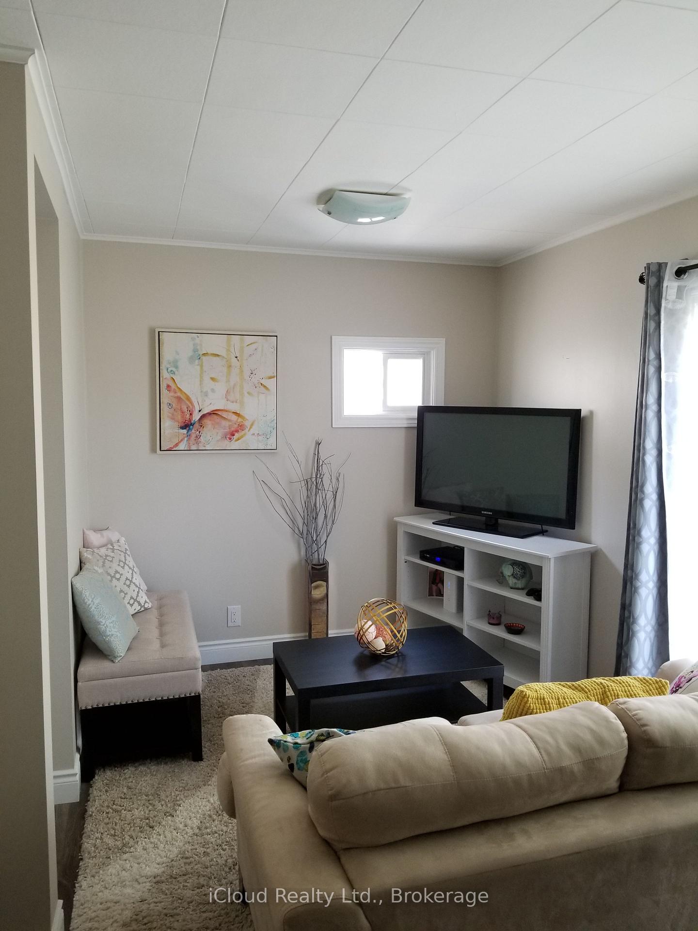 Photo 5 of Unit 2C, 795 Lakeshore Road E, Mississauga, Lakeview — HOMEH