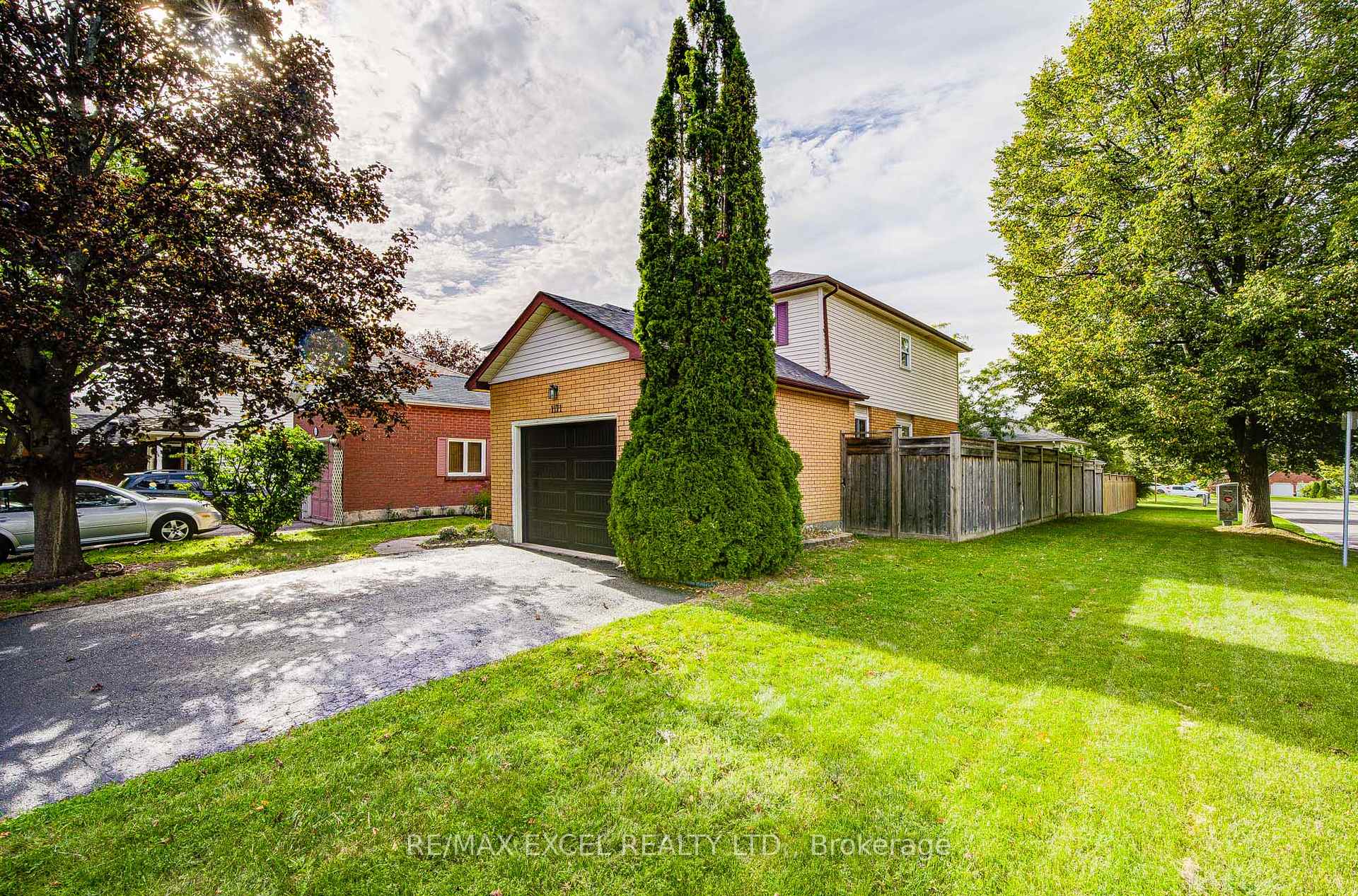 Photo 3 of 1171 Attersley Drive, Oshawa, Pinecrest — HOMEH