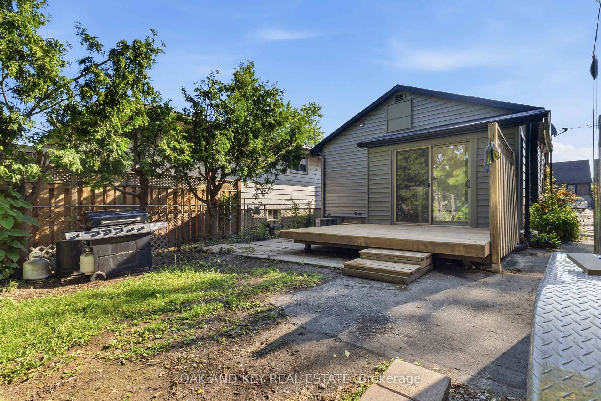 Photo 34 of 431 Burdick Place, London, East H — HOMEH