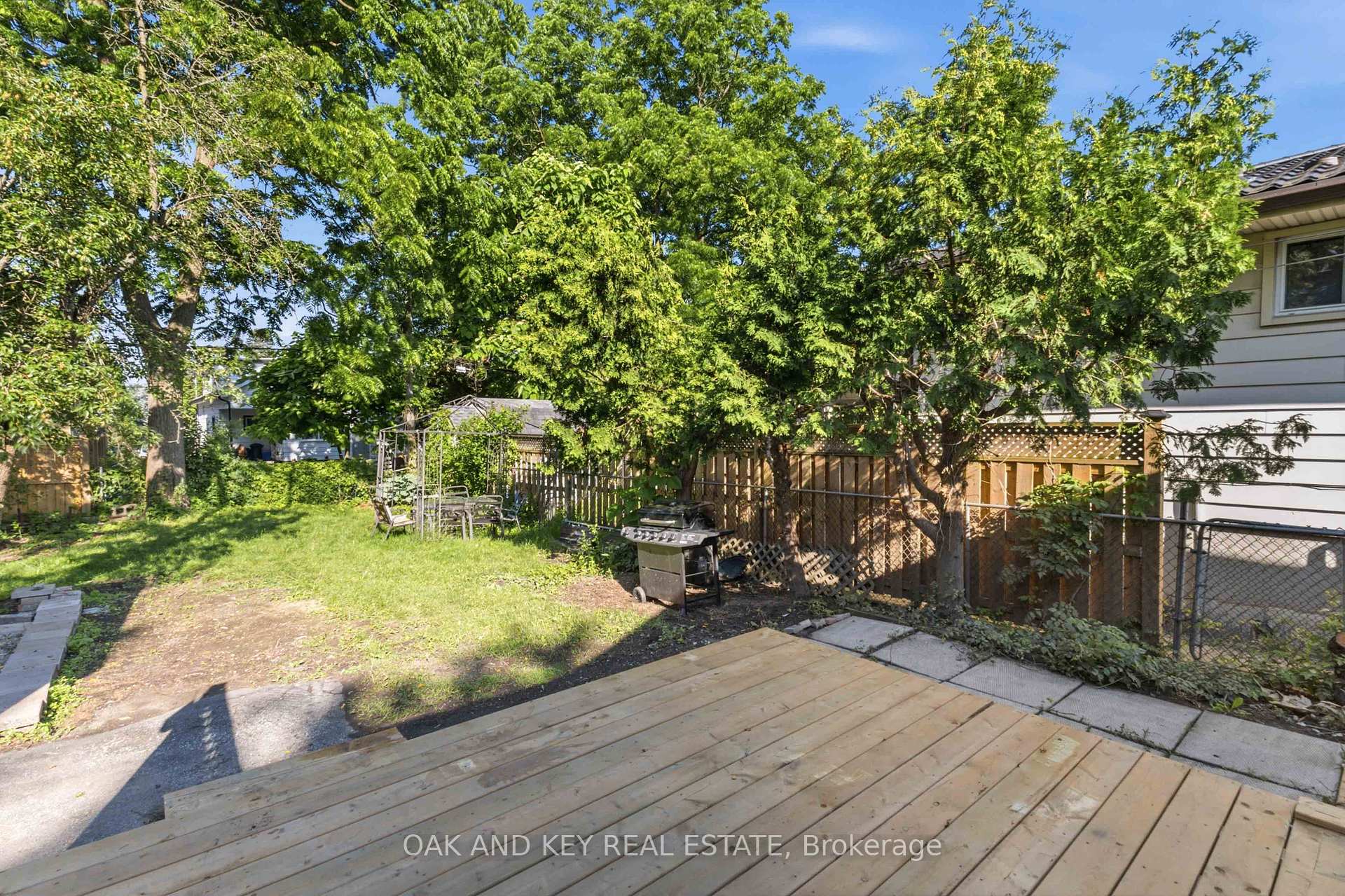 Photo 37 of 431 Burdick Place, London, East H — HOMEH