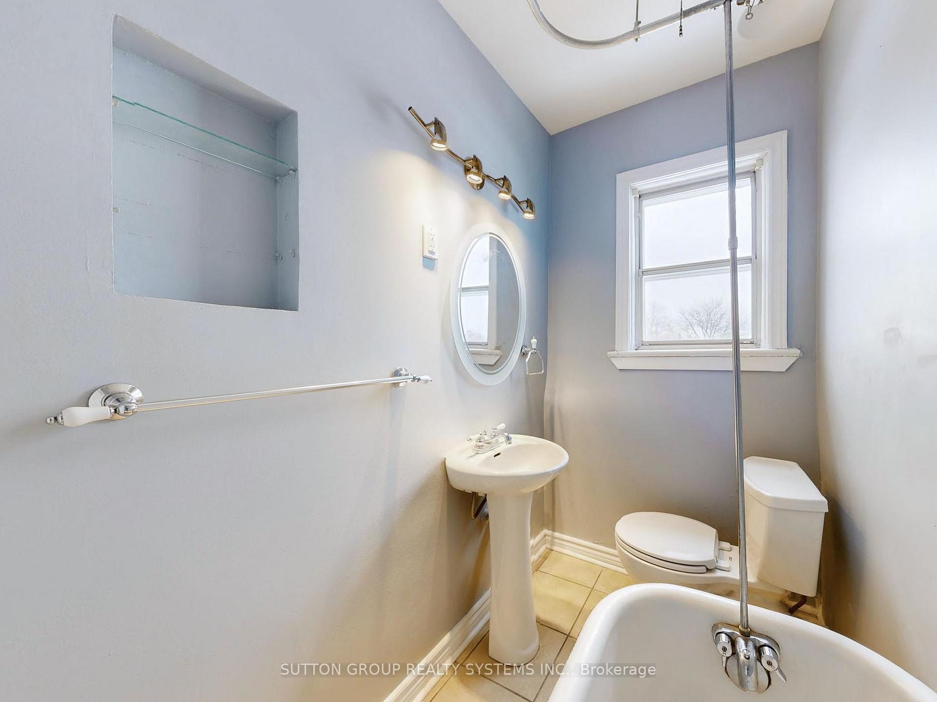 Photo 12 of 35 Day Avenue, Toronto, Corso Italia-Davenport — HOMEH