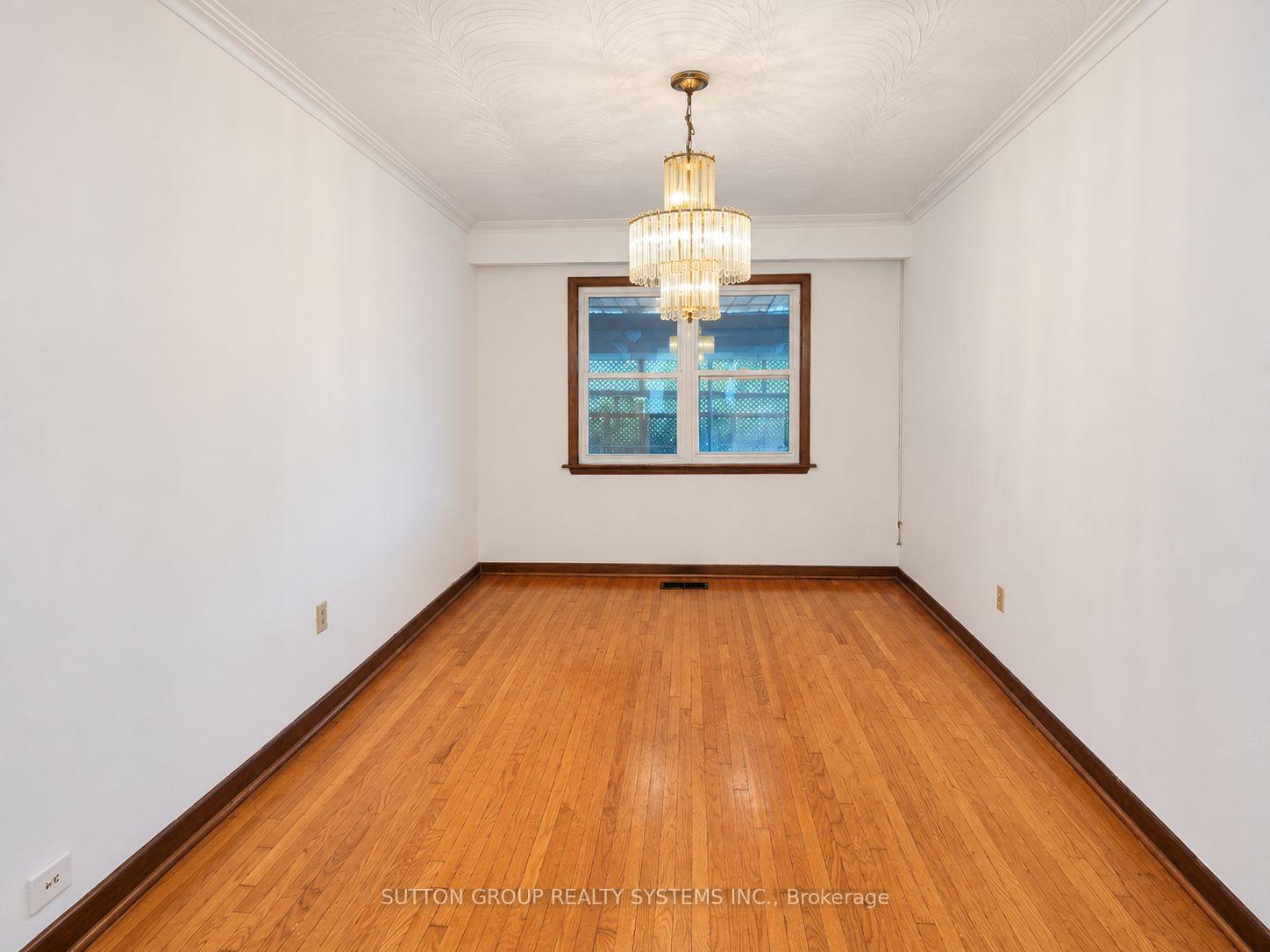 Photo 9 of 142 Ennerdale Road, Toronto, Caledonia-Fairbank — HOMEH