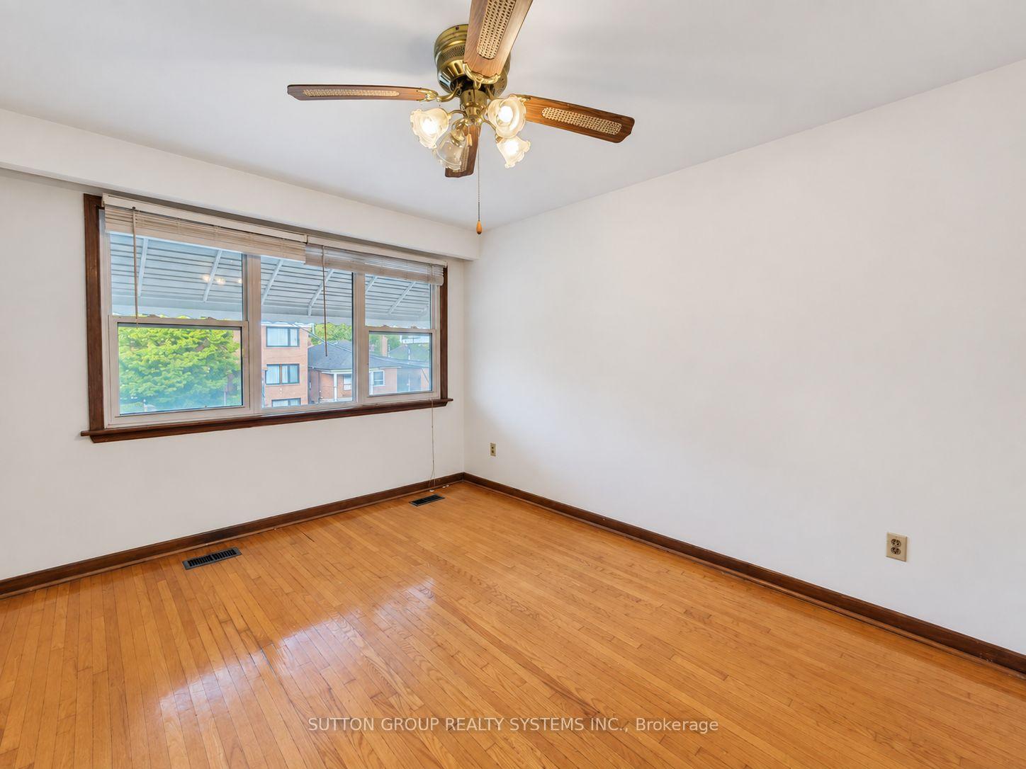Photo 13 of 142 Ennerdale Road, Toronto, Caledonia-Fairbank — HOMEH
