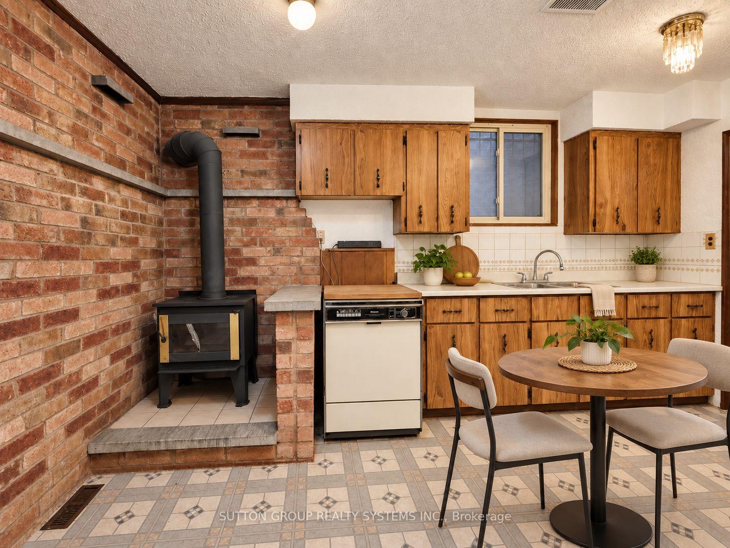 Photo 24 of 142 Ennerdale Road, Toronto, Caledonia-Fairbank — HOMEH