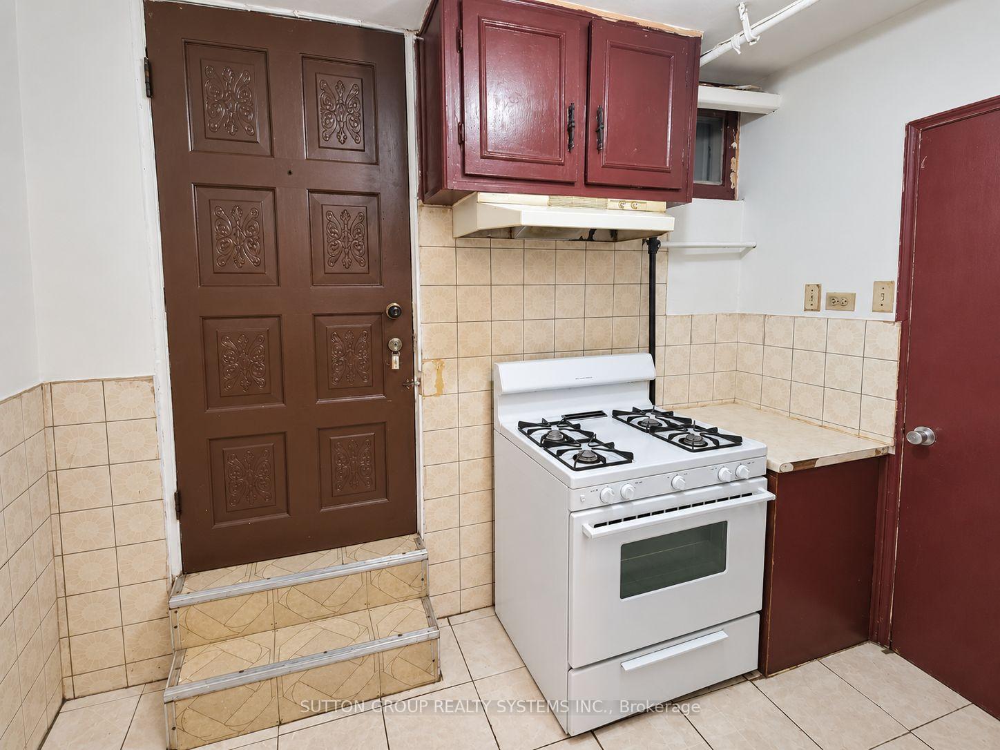 Photo 27 of 142 Ennerdale Road, Toronto, Caledonia-Fairbank — HOMEH