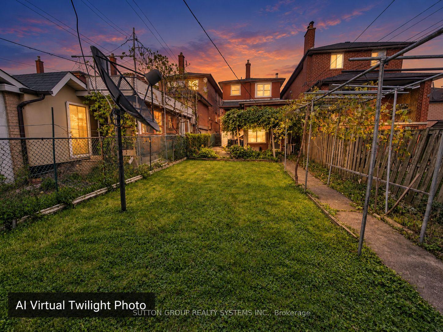 Photo 33 of 142 Ennerdale Road, Toronto, Caledonia-Fairbank — HOMEH
