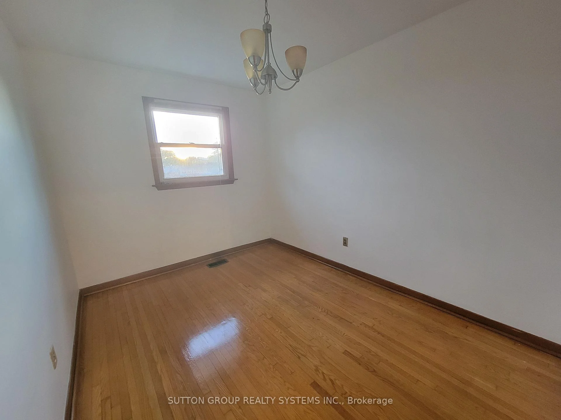 Photo 8 of 142 Ennerdale Road, Toronto, Caledonia-Fairbank — HOMEH