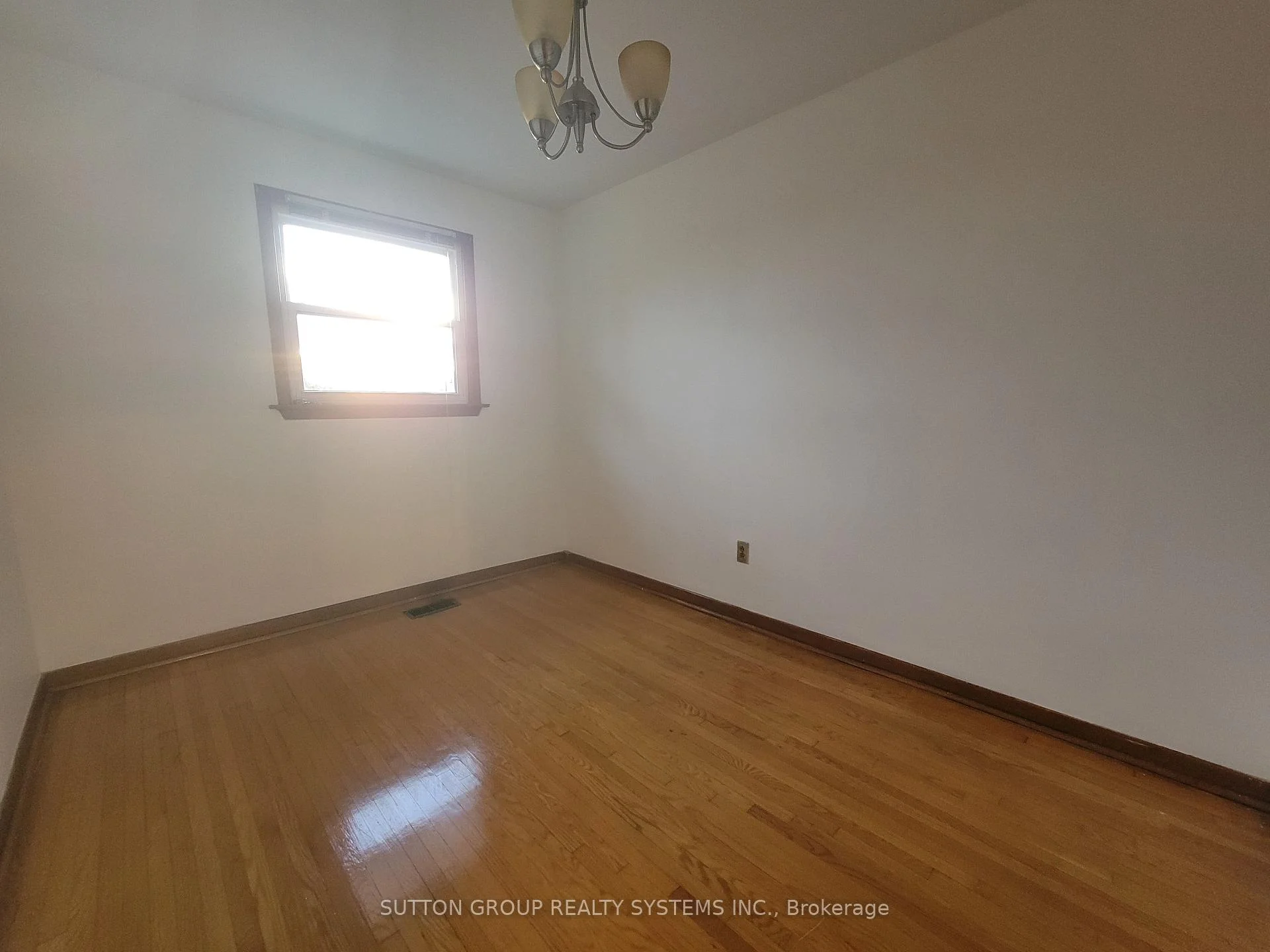Photo 10 of 142 Ennerdale Road, Toronto, Caledonia-Fairbank — HOMEH