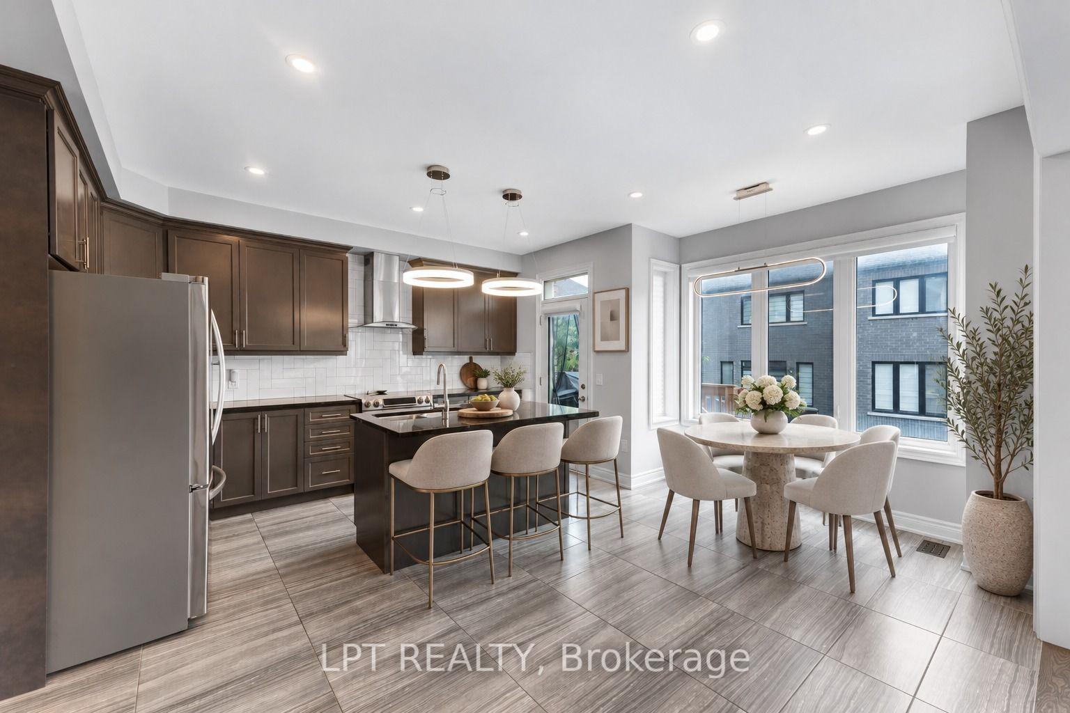 Photo 2 of 33 Mondial Crescent, East Gwillimbury, Queensville — HOMEH