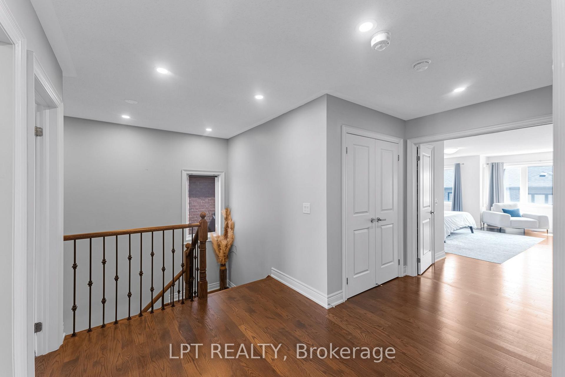 Photo 12 of 33 Mondial Crescent, East Gwillimbury, Queensville — HOMEH