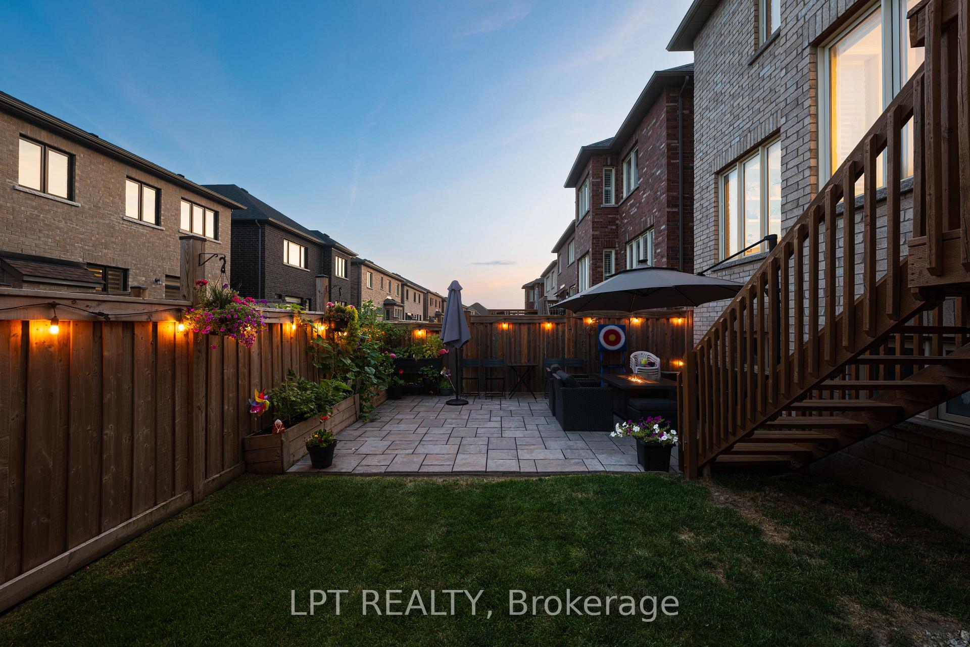 Photo 27 of 33 Mondial Crescent, East Gwillimbury, Queensville — HOMEH