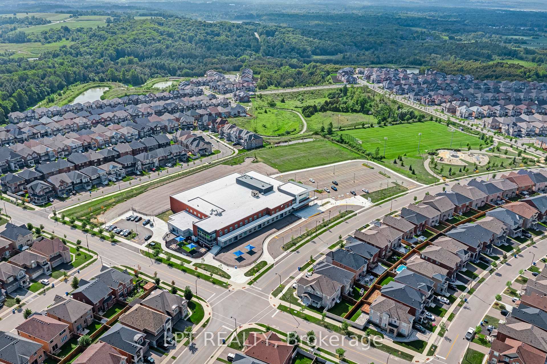 Photo 33 of 33 Mondial Crescent, East Gwillimbury, Queensville — HOMEH