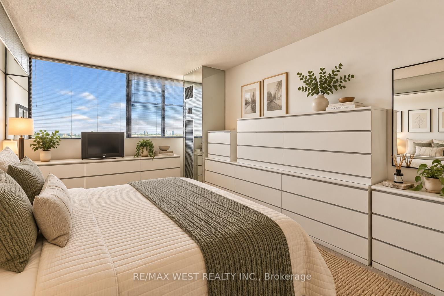 Photo 11 of Unit 2702, 80 Antibes Drive, North York, Westminster-Branson — HOMEH