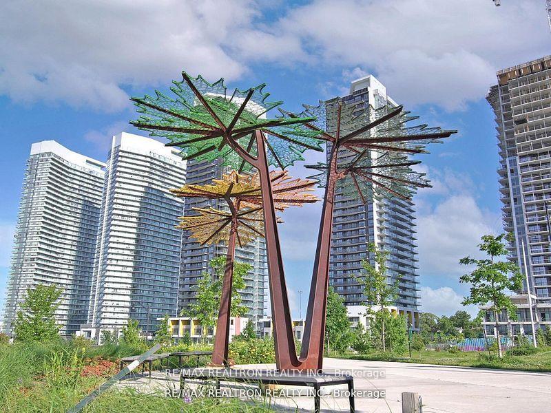 Photo 2 of Unit Th515, 95 McMahon Drive, North York, Bayview Village — HOMEH