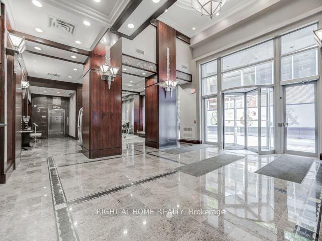 Photo 5 of Unit 1810, 35 Balmuto Street, Toronto, Bay Street Corridor — HOMEH