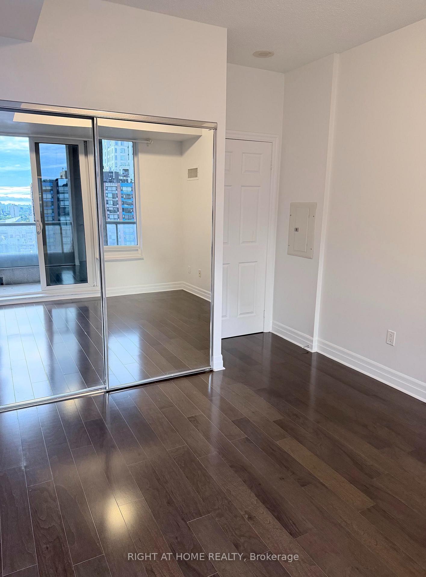 Photo 17 of Unit 1810, 35 Balmuto Street, Toronto, Bay Street Corridor — HOMEH