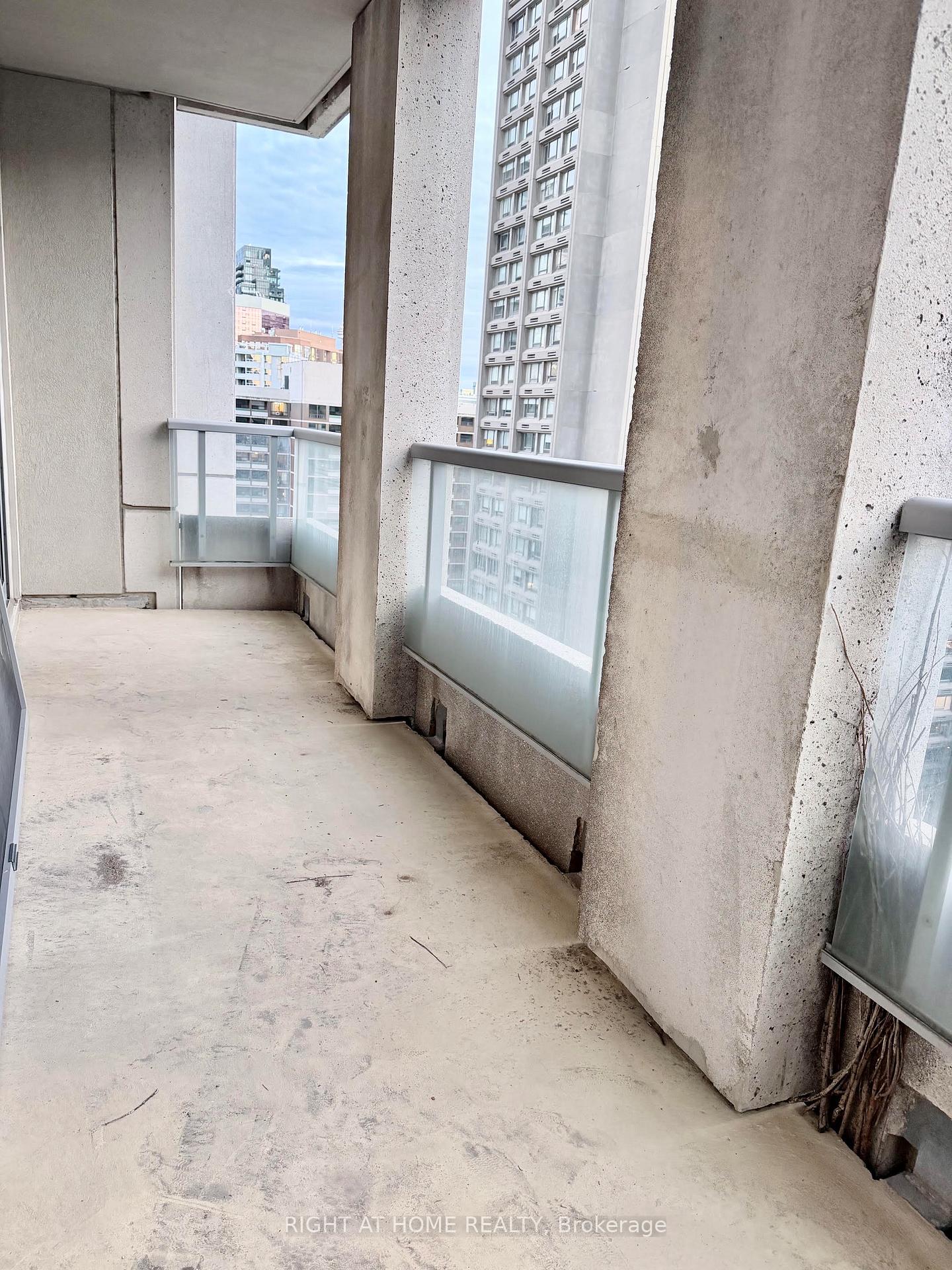 Photo 40 of Unit 1810, 35 Balmuto Street, Toronto, Bay Street Corridor — HOMEH