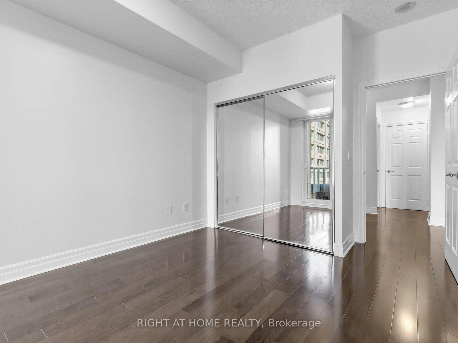 Photo 43 of Unit 1810, 35 Balmuto Street, Toronto, Bay Street Corridor — HOMEH