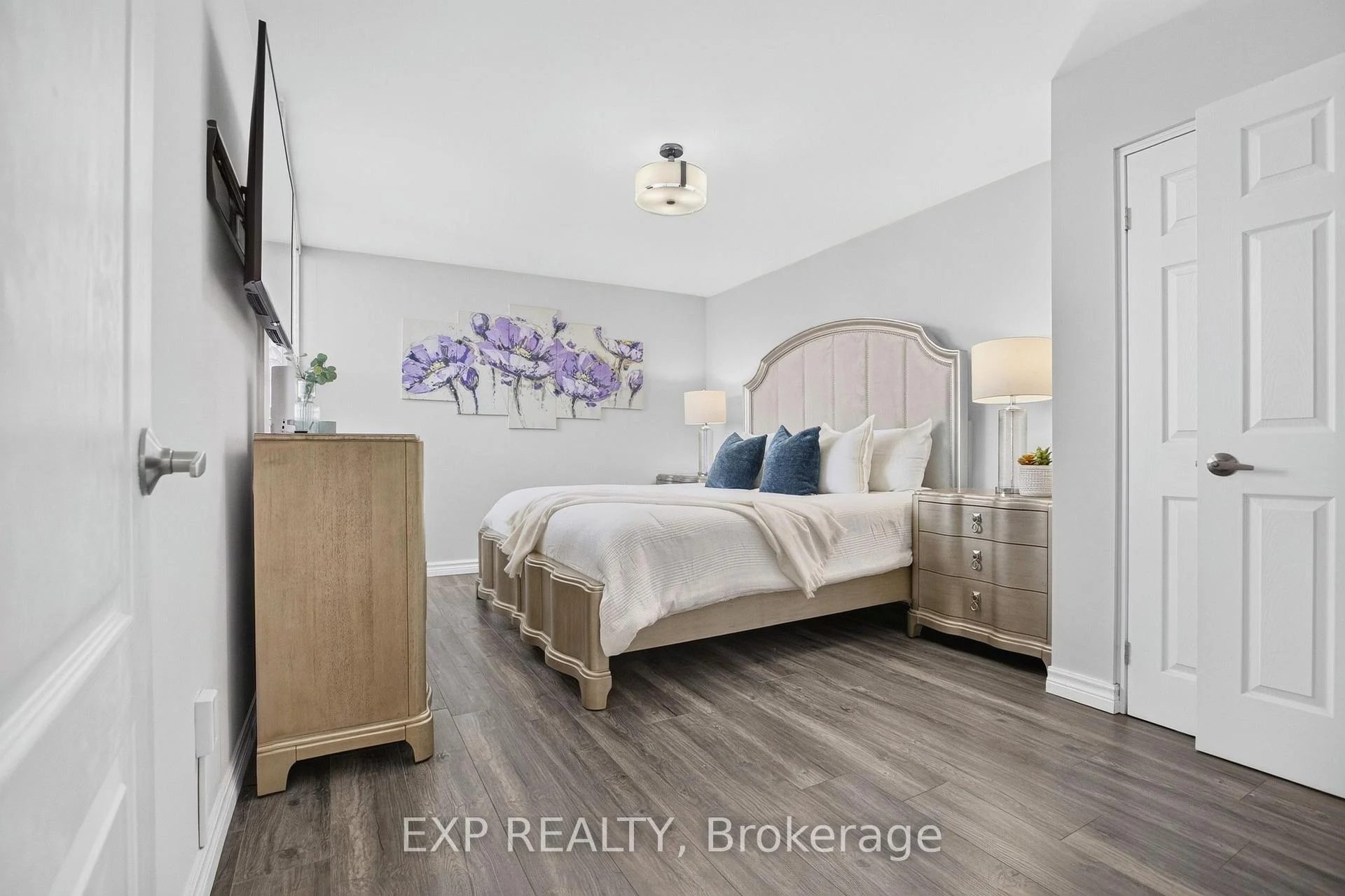 Photo 8 of Unit 808, 2323 Confederation Parkway, Mississauga, Cooksville — HOMEH
