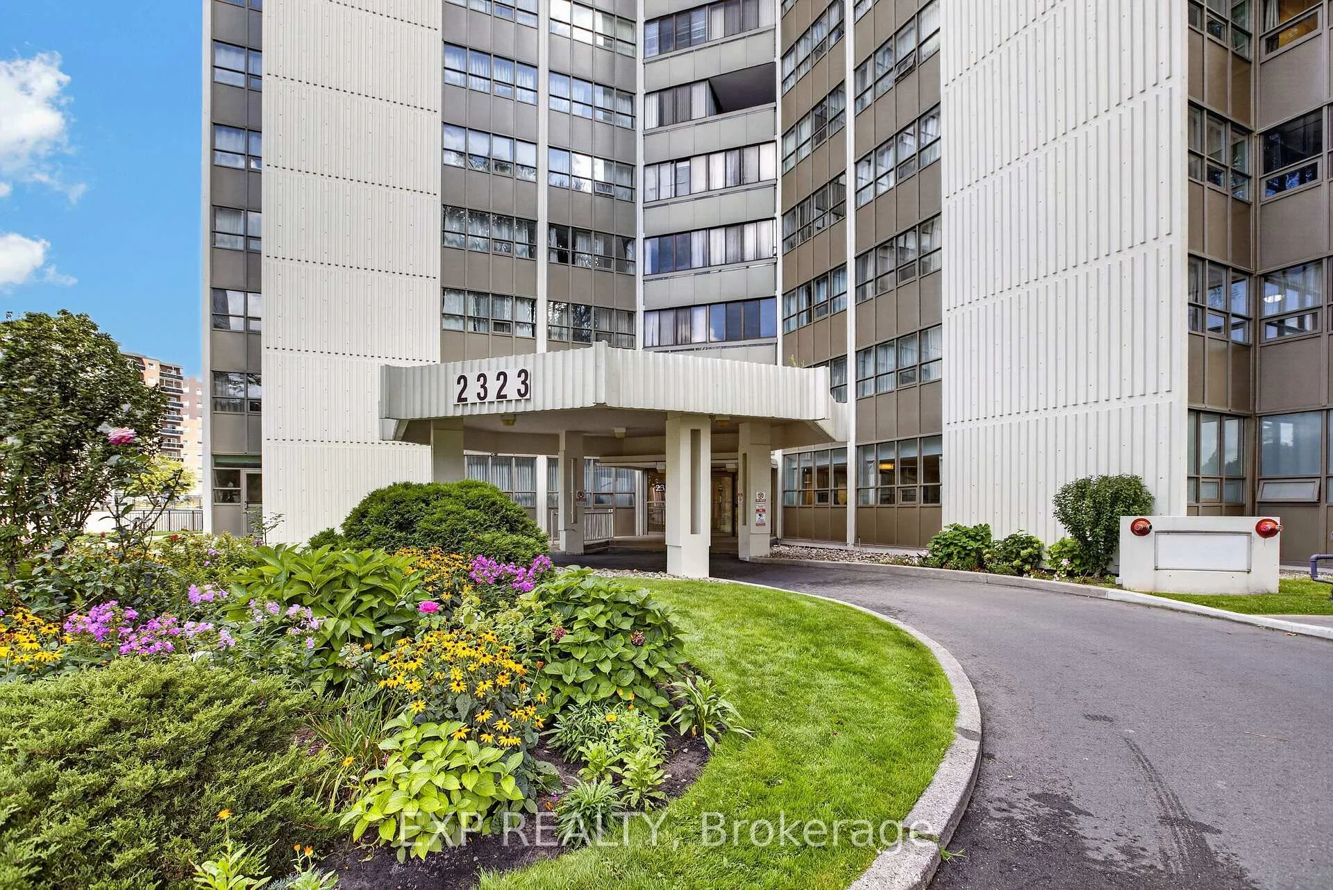 Photo 9 of Unit 808, 2323 Confederation Parkway, Mississauga, Cooksville — HOMEH