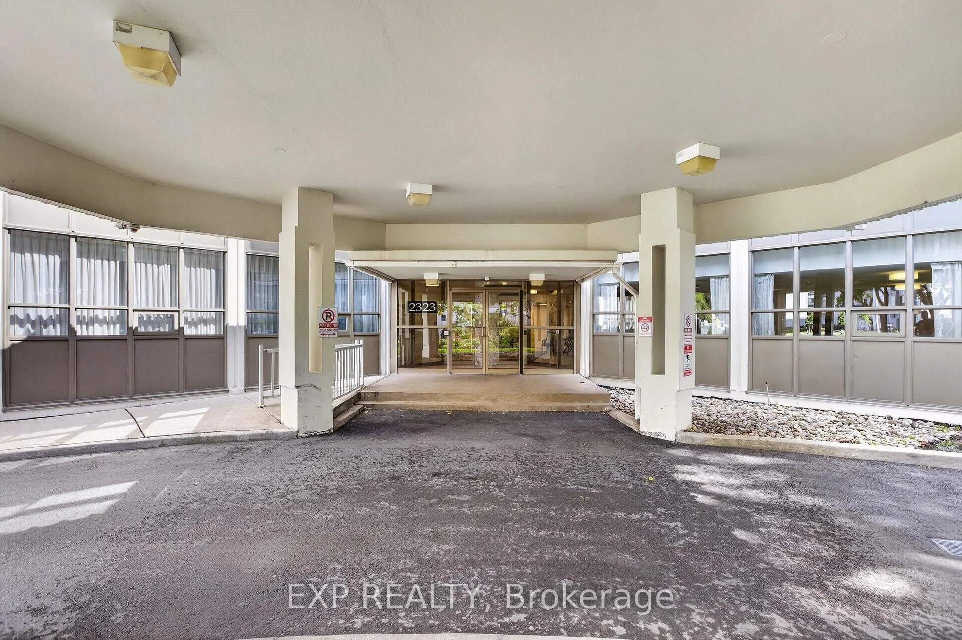 Photo 12 of Unit 808, 2323 Confederation Parkway, Mississauga, Cooksville — HOMEH