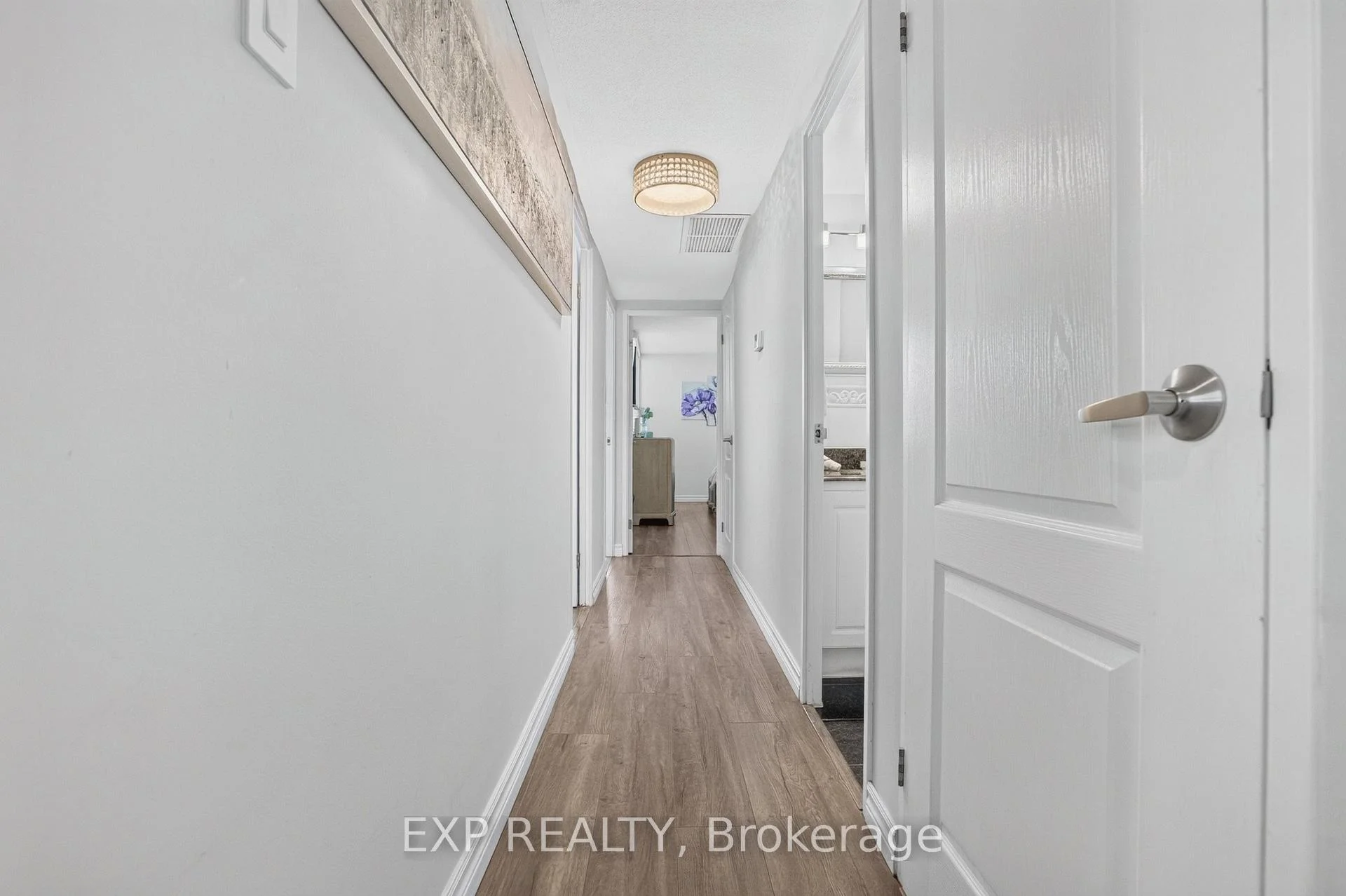 Photo 31 of Unit 808, 2323 Confederation Parkway, Mississauga, Cooksville — HOMEH