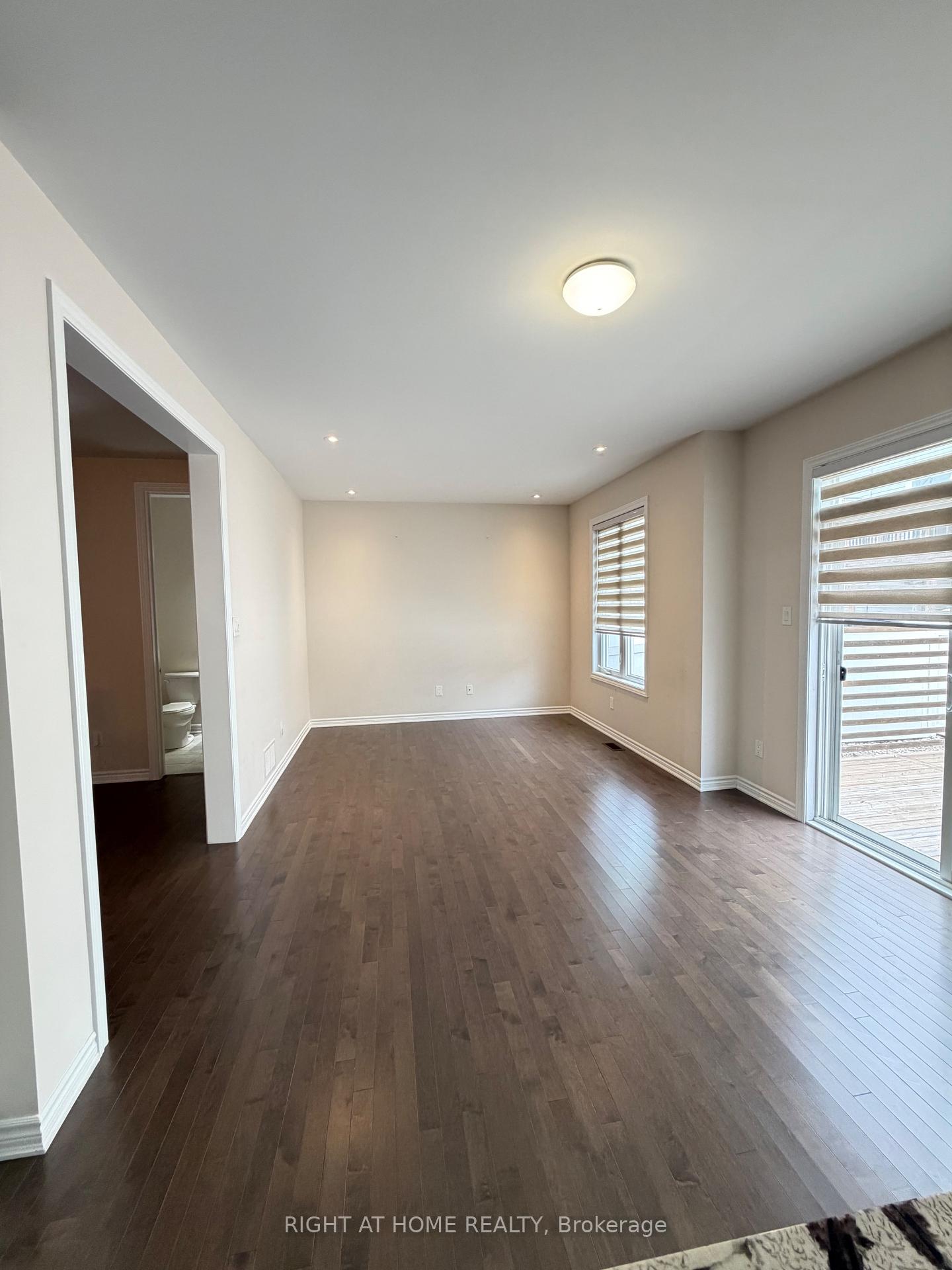 Photo 4 of 617 Silver Spruce Way, Ottawa, Kanata - Emerald Meadows/Trailwest — HOMEH