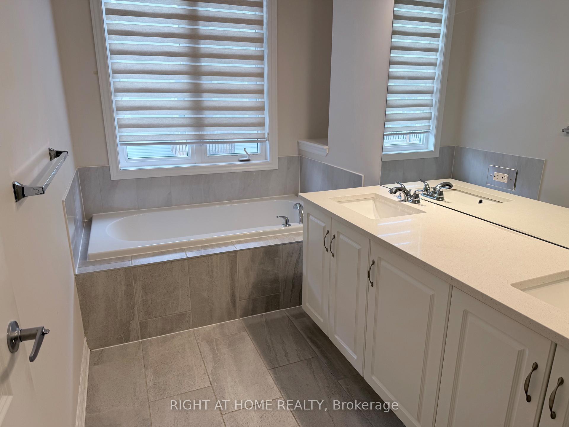 Photo 14 of 617 Silver Spruce Way, Ottawa, Kanata - Emerald Meadows/Trailwest — HOMEH