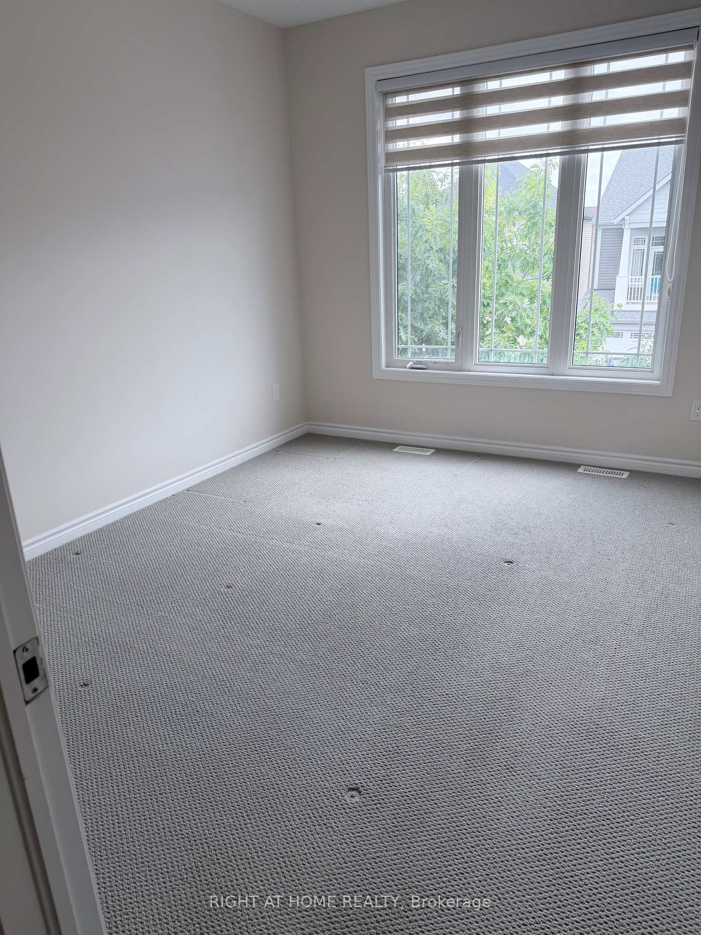 Photo 16 of 617 Silver Spruce Way, Ottawa, Kanata - Emerald Meadows/Trailwest — HOMEH