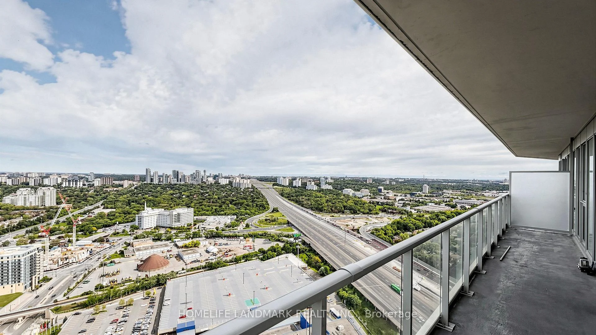 Photo 33 of Unit Sph09, 117 Mcmahon Drive, North York, Bayview Village — HOMEH