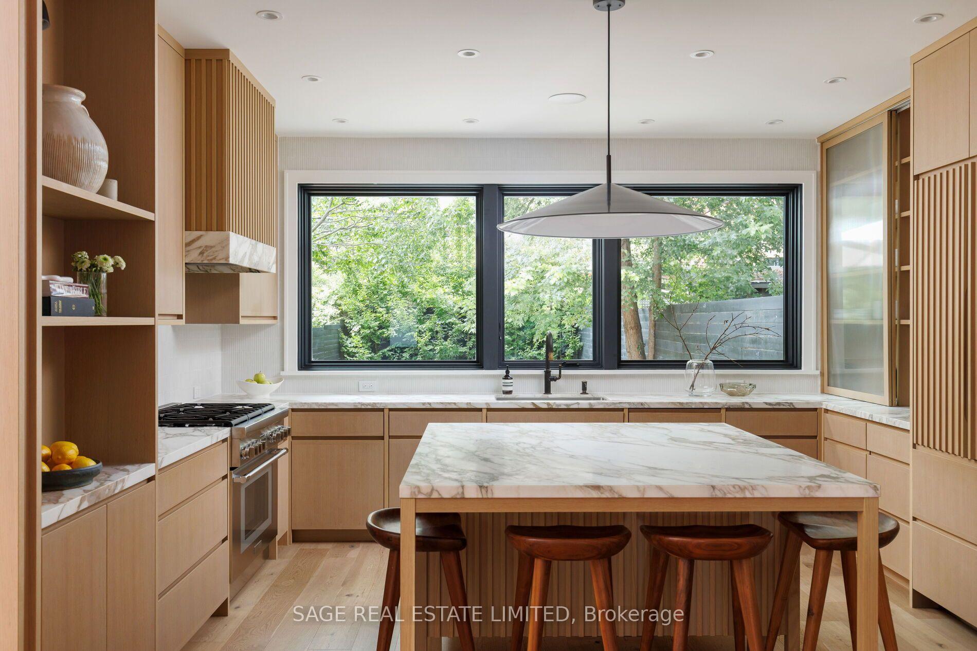 Photo 17 of 36 Macpherson Avenue, Toronto, The Annex — HOMEH