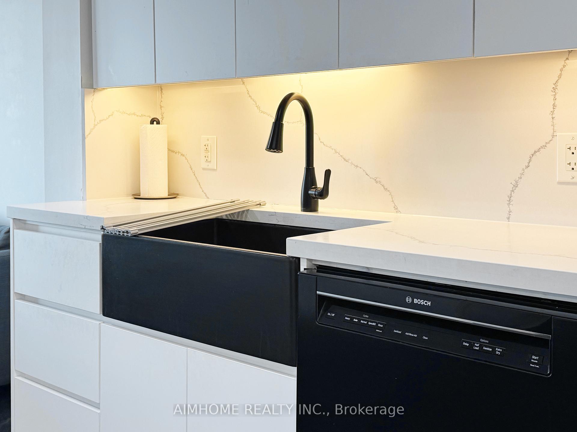 Photo 4 of Unit 3210, 33 Bay Street, Toronto, Waterfront Communities — HOMEH