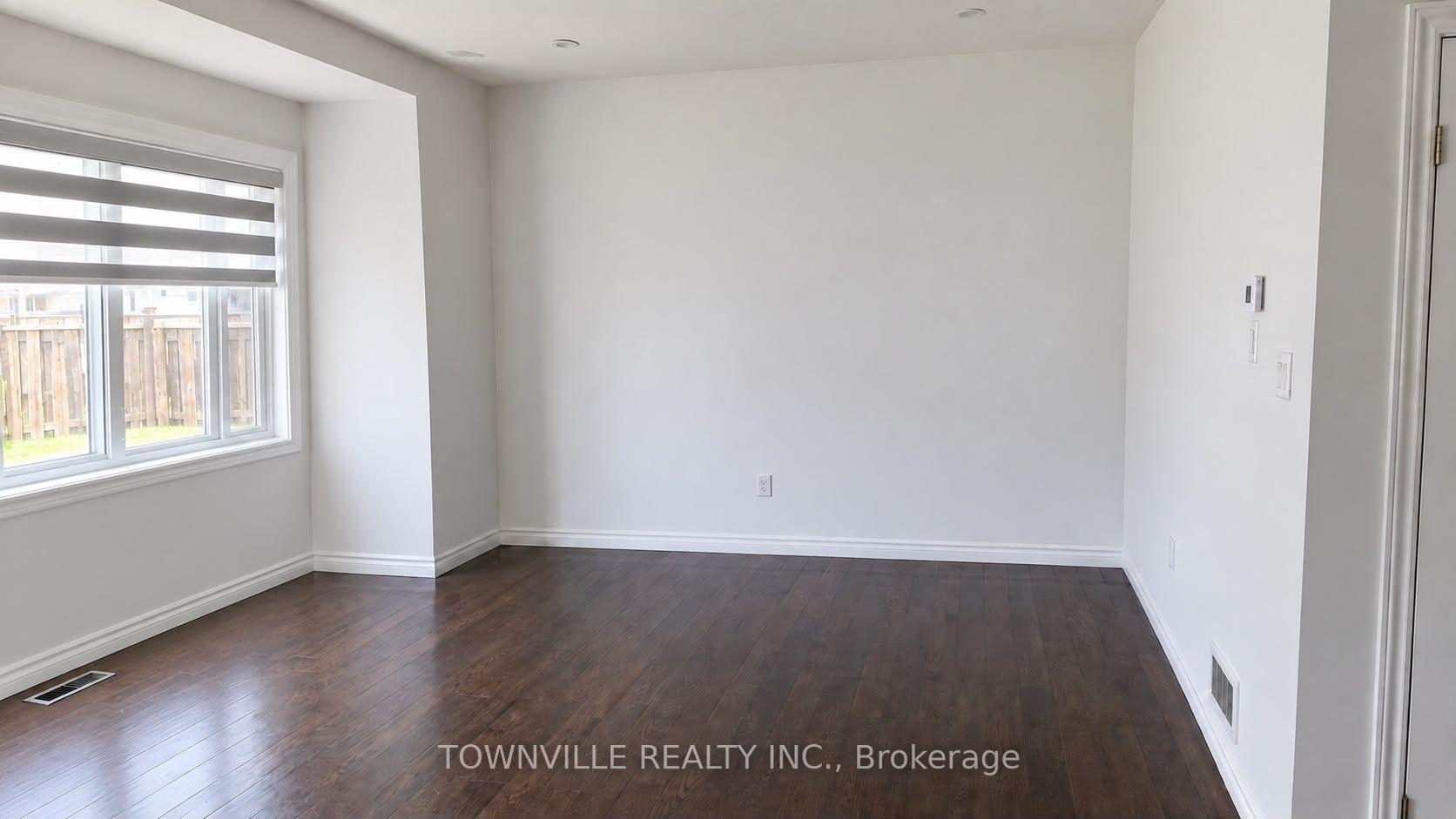 Photo 5 of Unit 32, 2910 Tokala Trail, London, North C — HOMEH