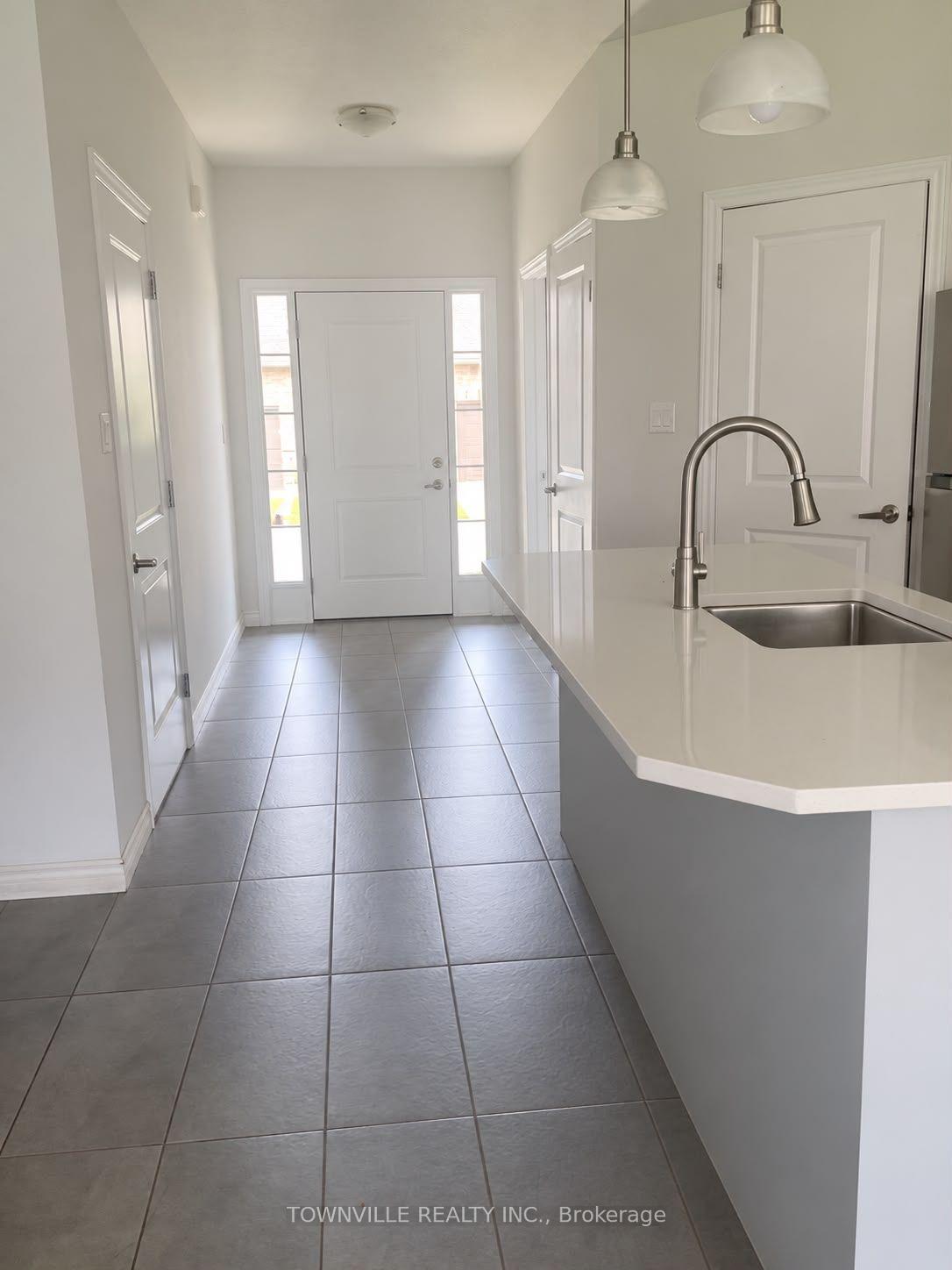 Photo 4 of Unit 32, 2910 Tokala Trail, London, North C — HOMEH