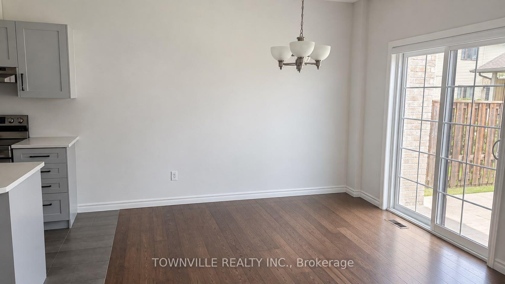 Photo 7 of Unit 32, 2910 Tokala Trail, London, North C — HOMEH