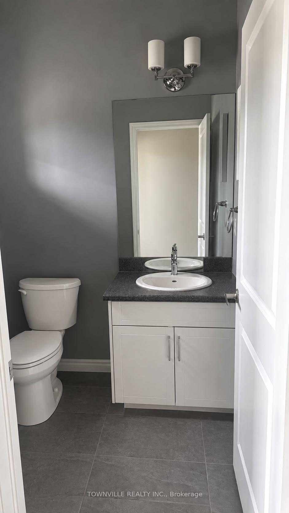 Photo 10 of Unit 32, 2910 Tokala Trail, London, North C — HOMEH