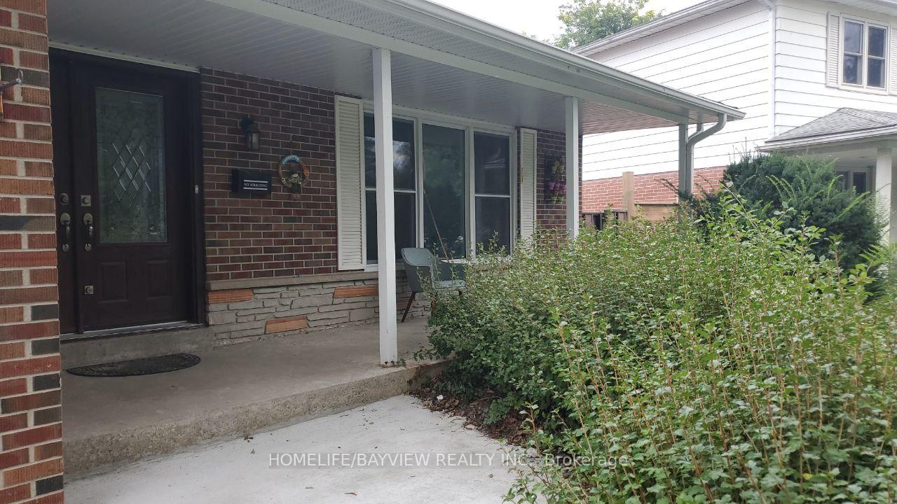 Photo 2 of 52 Wild Cherry Lane, Markham, Royal Orchard — HOMEH