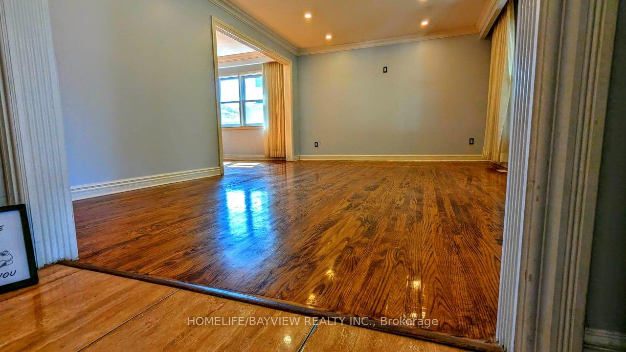 Photo 5 of 52 Wild Cherry Lane, Markham, Royal Orchard — HOMEH