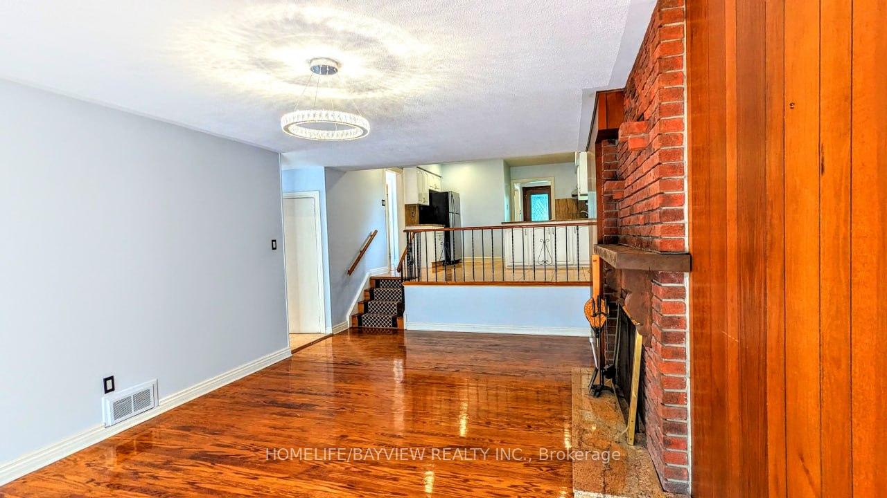 Photo 15 of 52 Wild Cherry Lane, Markham, Royal Orchard — HOMEH