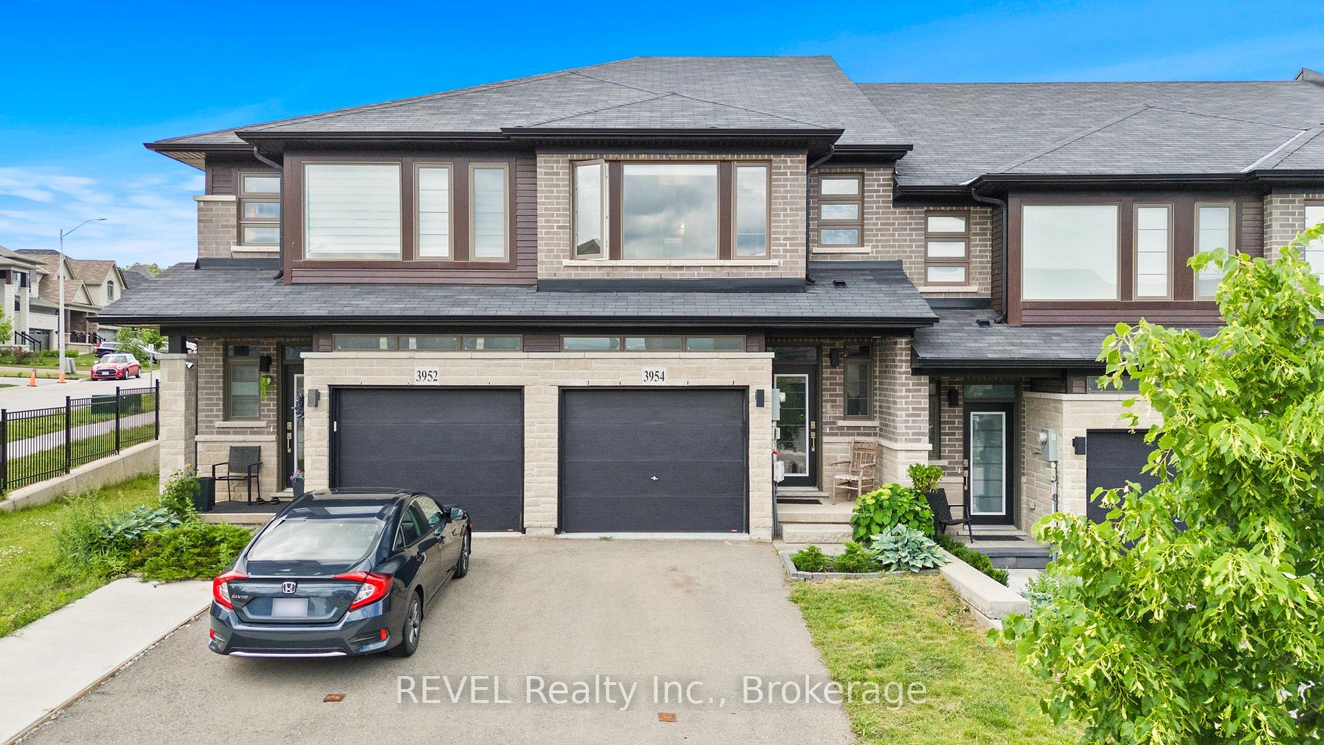 Photo 2 of 3954 Crown Street, Lincoln, Beamsville — HOMEH