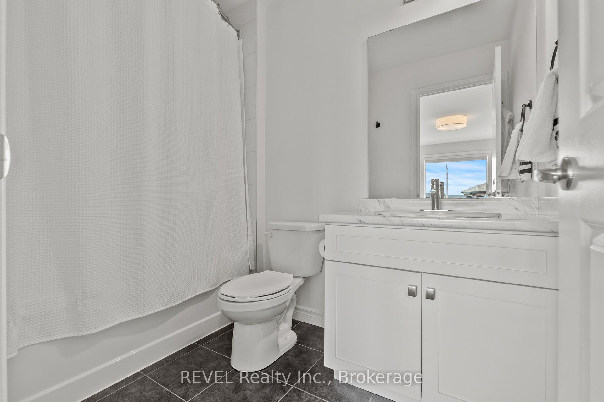 Photo 17 of 3954 Crown Street, Lincoln, Beamsville — HOMEH