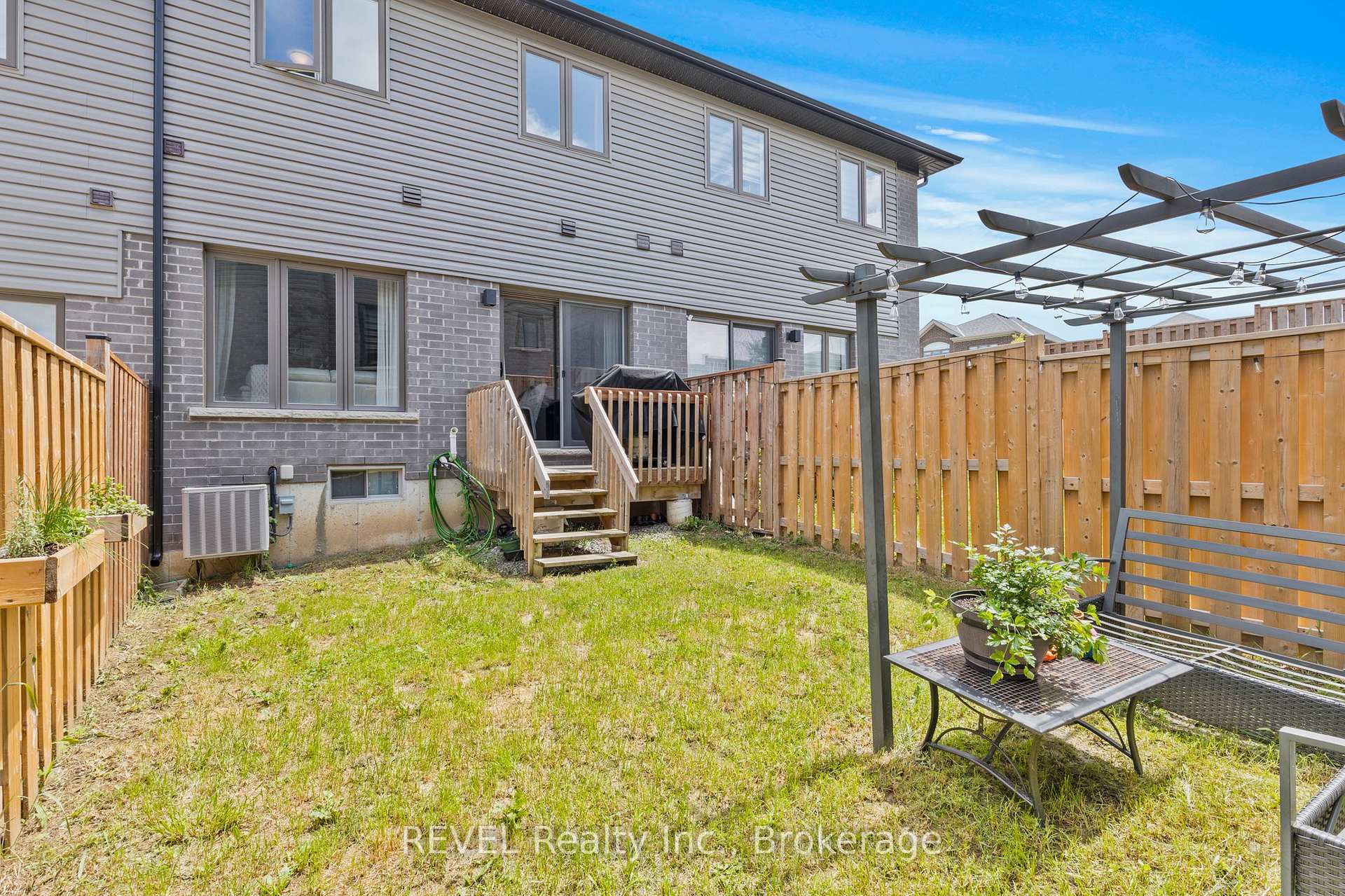 Photo 29 of 3954 Crown Street, Lincoln, Beamsville — HOMEH