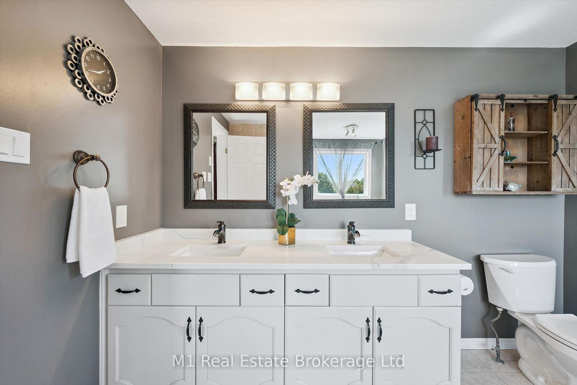 Photo 26 of 46 Paulstown Crescent, Guelph, Clairfields/Hanlon Business Park — HOMEH