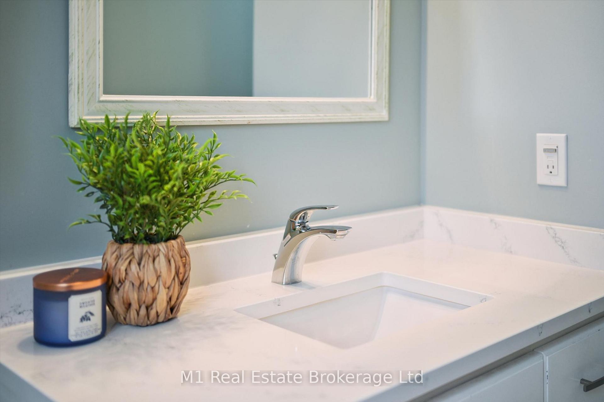 Photo 33 of 46 Paulstown Crescent, Guelph, Clairfields/Hanlon Business Park — HOMEH