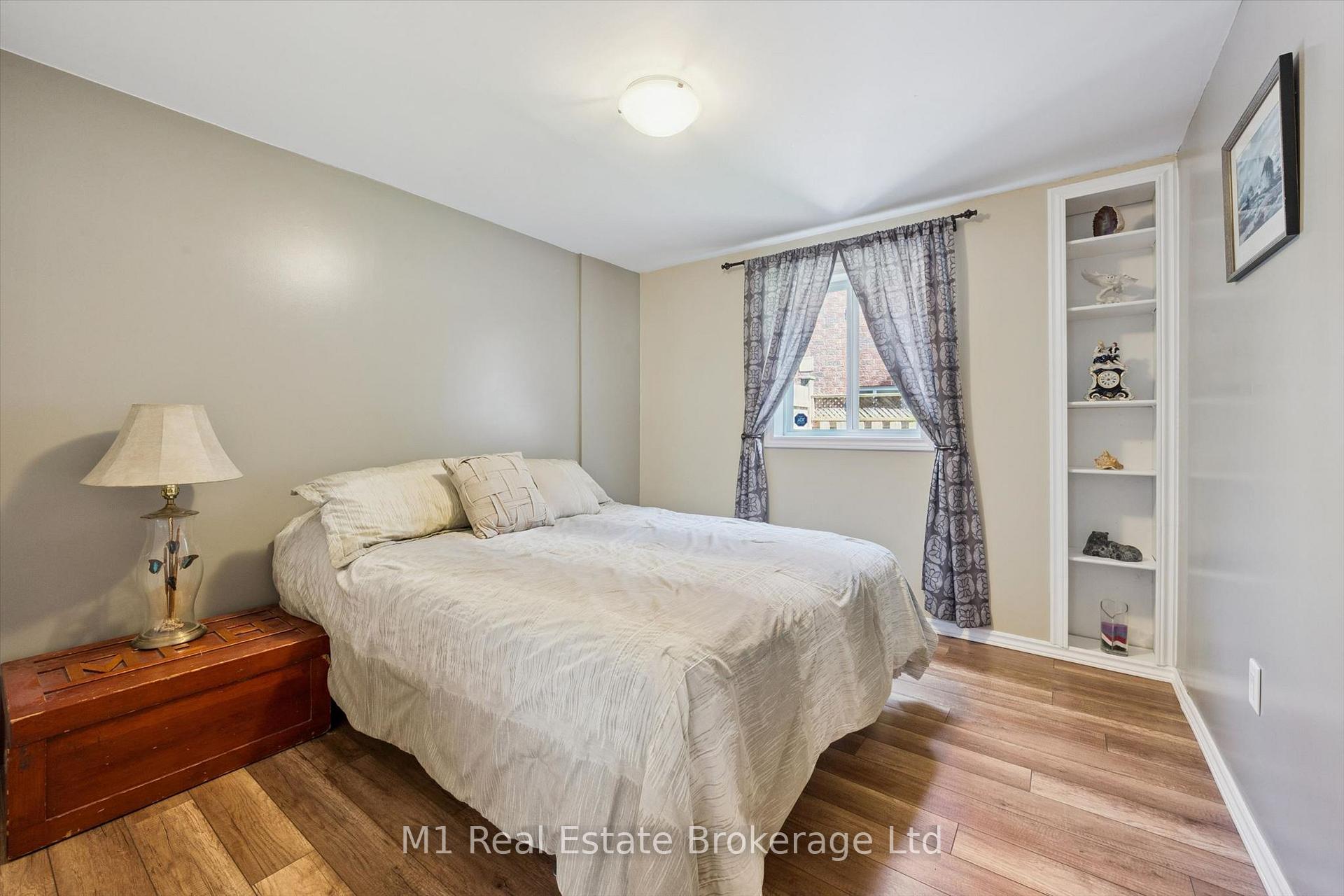 Photo 36 of 46 Paulstown Crescent, Guelph, Clairfields/Hanlon Business Park — HOMEH