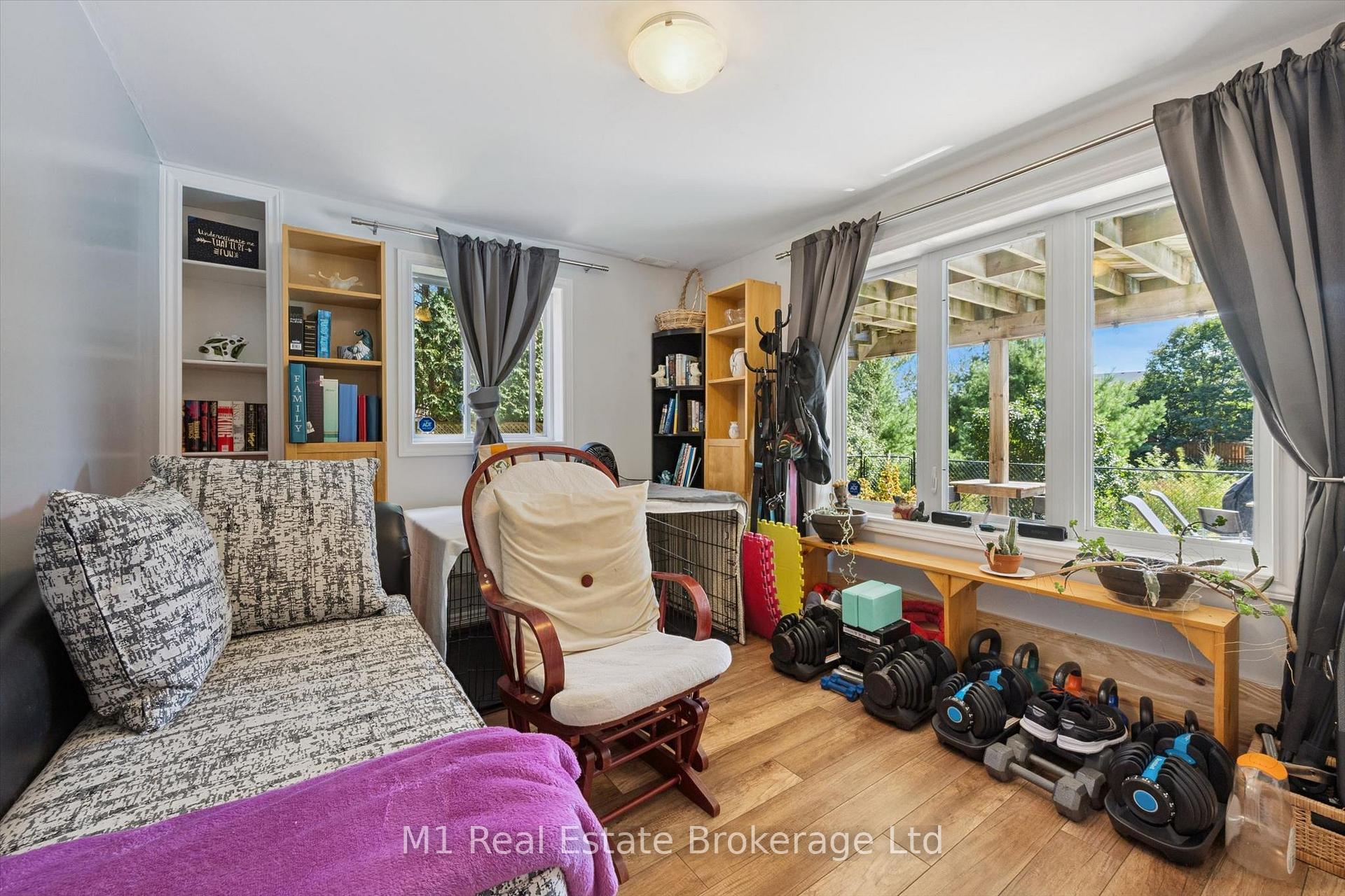 Photo 37 of 46 Paulstown Crescent, Guelph, Clairfields/Hanlon Business Park — HOMEH