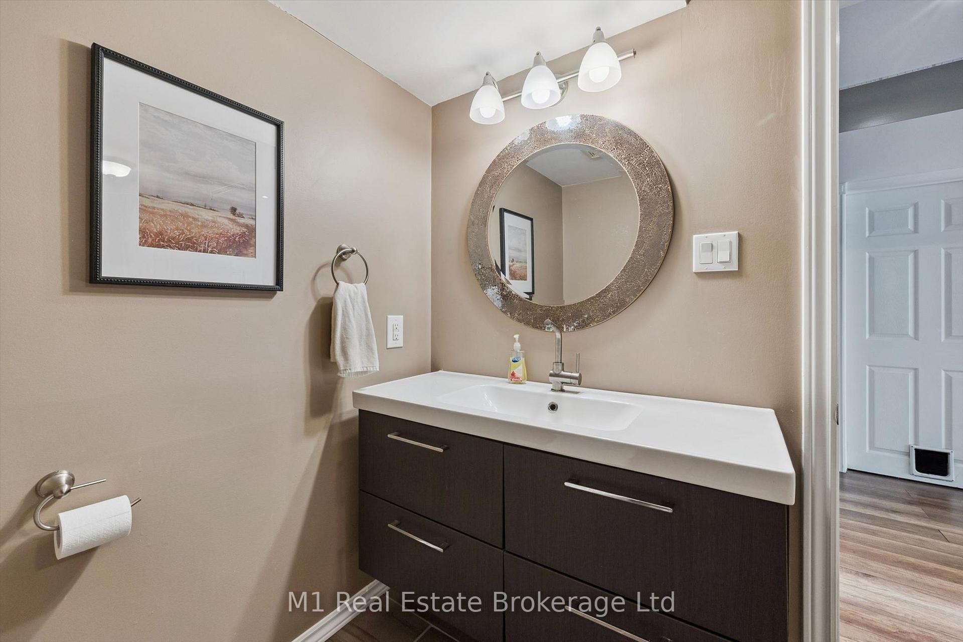 Photo 38 of 46 Paulstown Crescent, Guelph, Clairfields/Hanlon Business Park — HOMEH