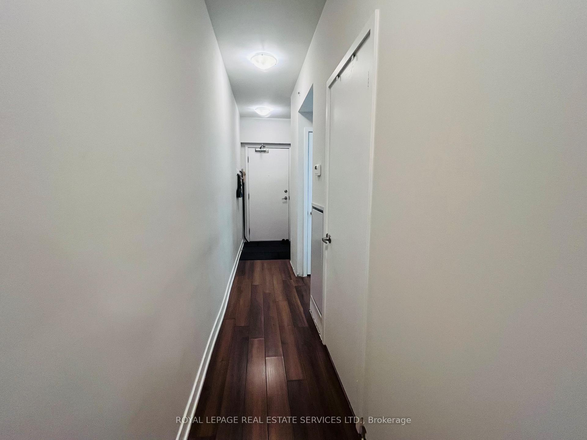 Photo 4 of Unit 906, 210 Simcoe Street, Toronto, Kensington-Chinatown — HOMEH