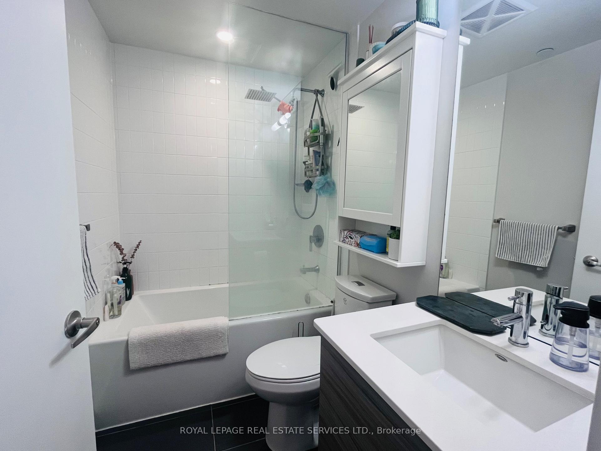 Photo 9 of Unit 906, 210 Simcoe Street, Toronto, Kensington-Chinatown — HOMEH