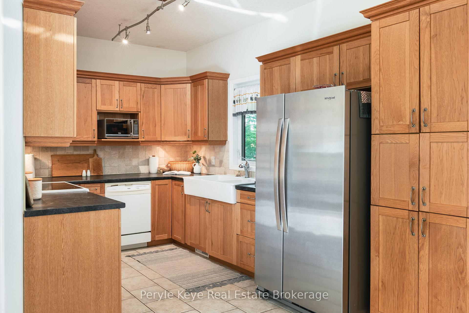 Photo 5 of 240 Jones Road, Gravenhurst, Muskoka (S) — HOMEH